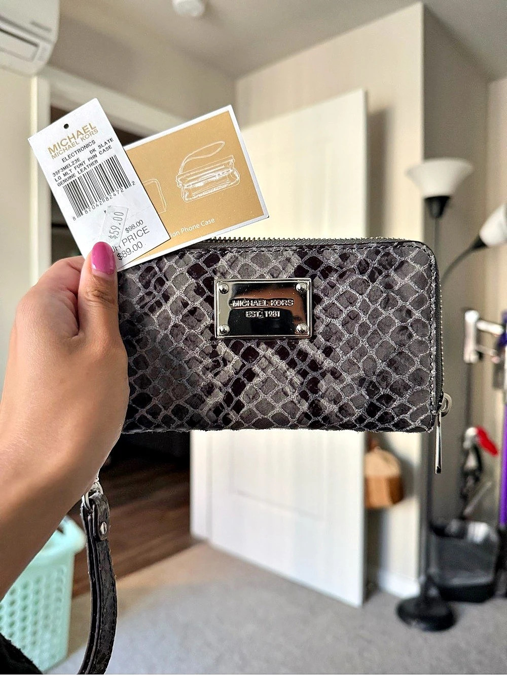 NWT Michael Kors Jet Set Travel Multi Function Phone Case Leather Phone Wallet